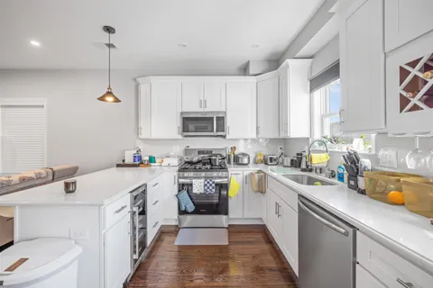 $675,000 | 155 Laidlaw Avenue, Unit 1, Jersey City, NJ 07306