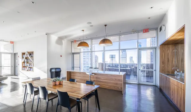 $795,000 | 75 Wall Street, Unit 26A | Financial District