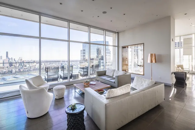 $795,000 | 75 Wall Street, Unit 26A | Financial District