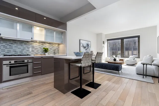 $795,000 | 75 Wall Street, Unit 26A | Financial District