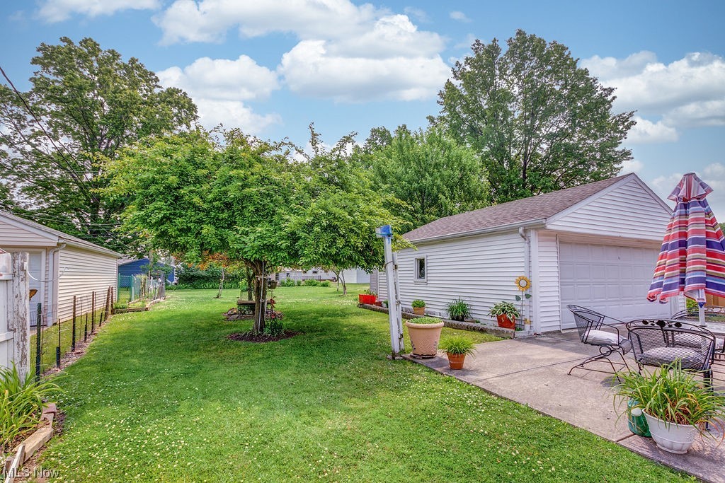 823 Pendley Road Willowick, OH 44095 - Photo 6 of 31
