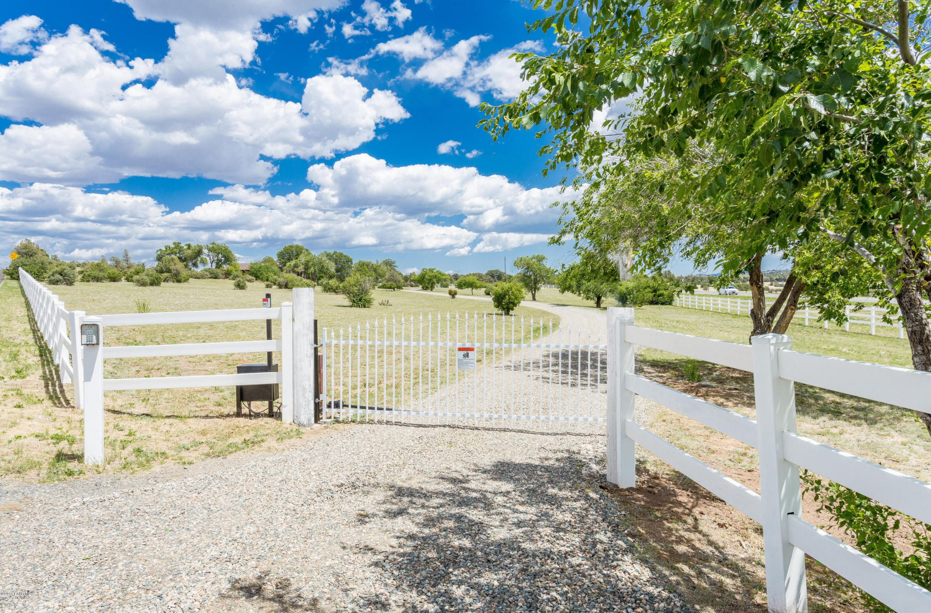 3745 Chipmunk Road Prescott, AZ 86305 - Photo 35 of 36 35 Front Gate