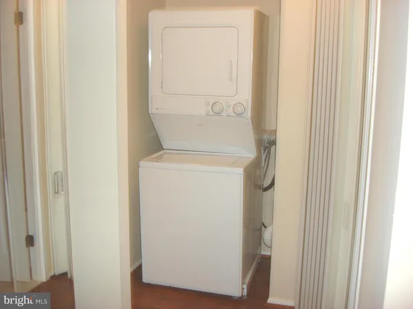 $2,400 | 8340 Greensboro Drive, Unit 516, McLean, VA 22102