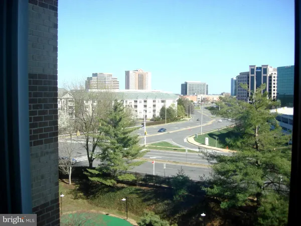 $2,400 | 8340 Greensboro Drive, Unit 516, McLean, VA 22102