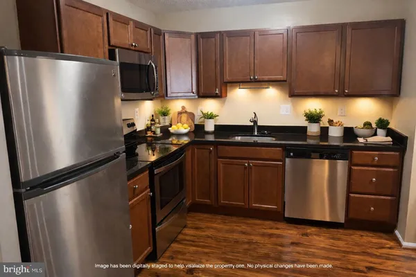 $2,400 | 8340 Greensboro Drive, Unit 516, McLean, VA 22102