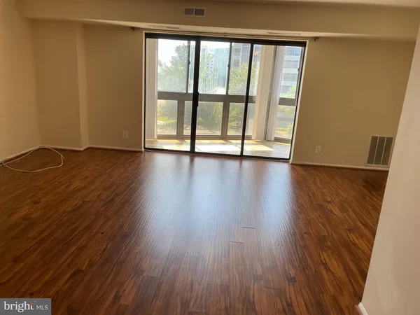 $2,400 | 8340 Greensboro Drive, Unit 516, McLean, VA 22102