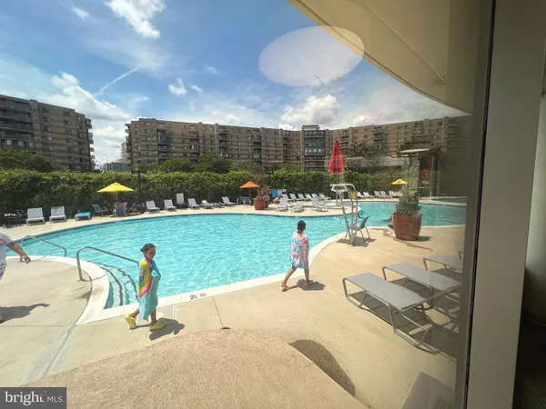 $2,400 | 8340 Greensboro Drive, Unit 516, McLean, VA 22102