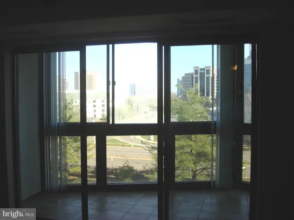 $2,400 | 8340 Greensboro Drive, Unit 516, McLean, VA 22102