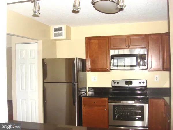 $2,400 | 8340 Greensboro Drive, Unit 516, McLean, VA 22102