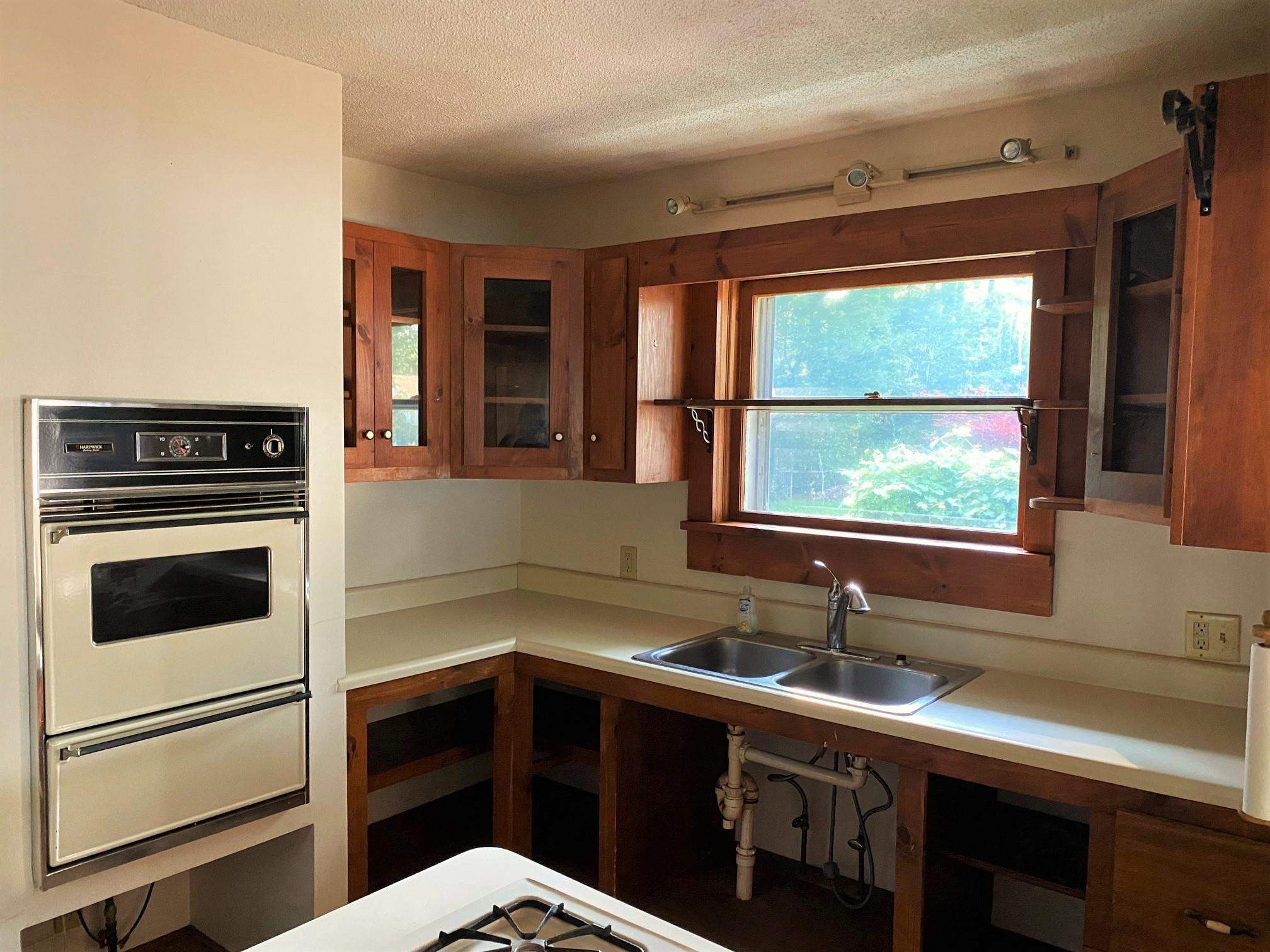 652 Bean Road Colchester, VT 05446 - Photo 4 of 16