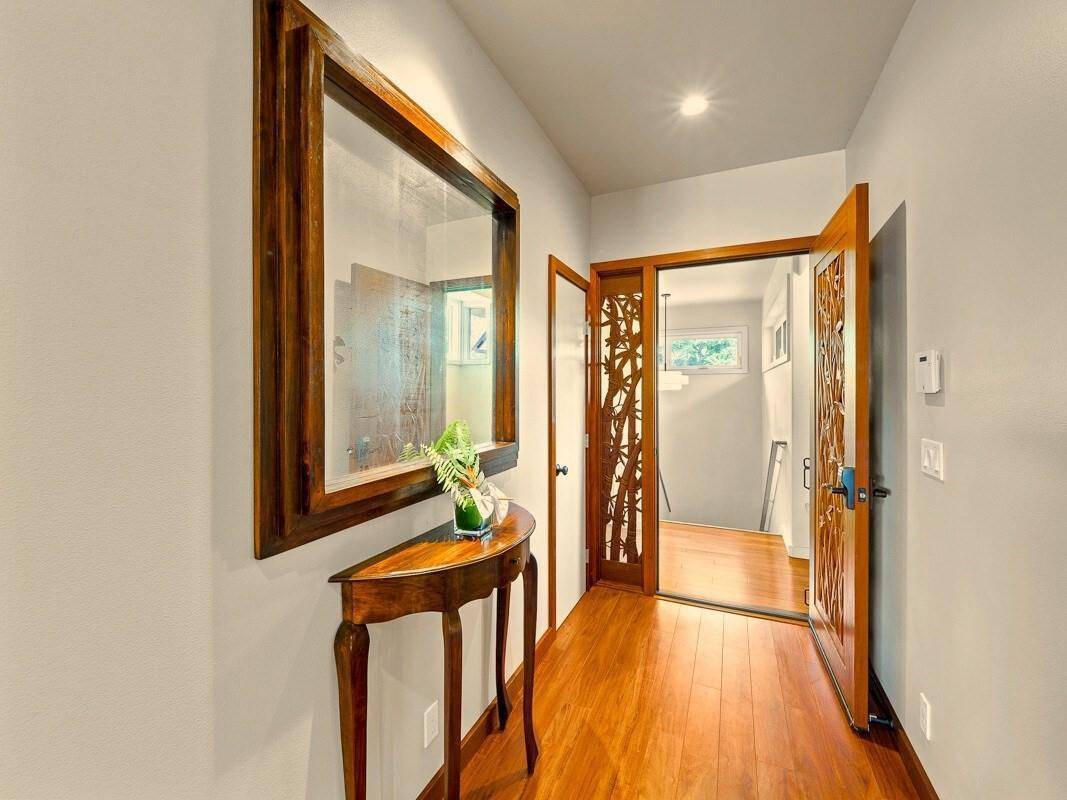 23 Machida Lane Hilo, HI 96720 - Photo 9 of 30 a view of an entryway with wooden floor