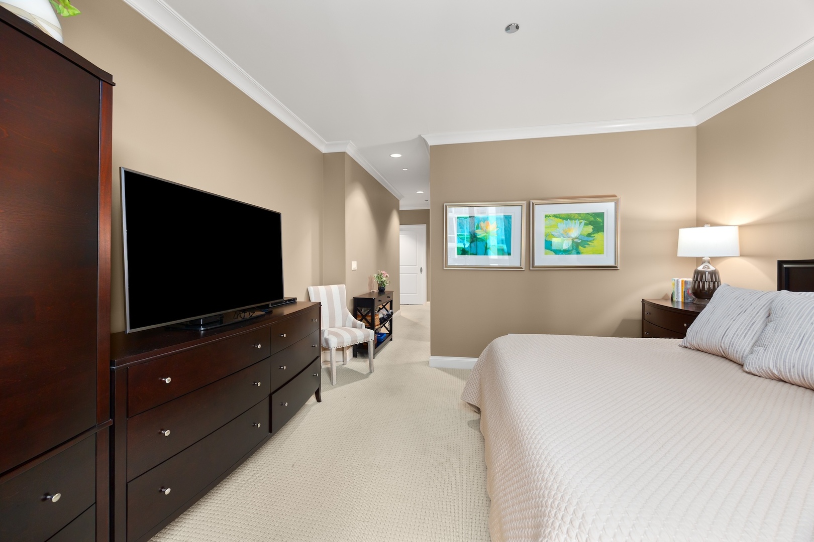 10 East Delaware Place, Unit 27E Chicago, IL 60611 - Photo 16 of 36