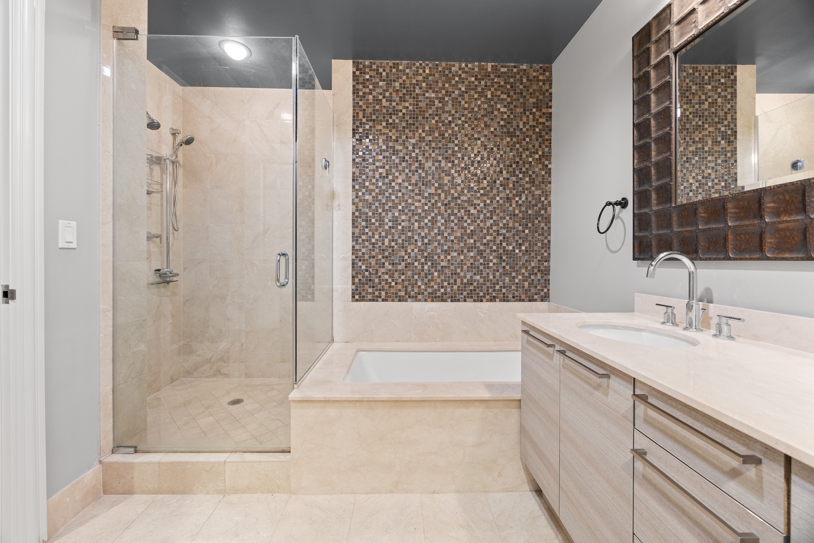 10 East Delaware Place, Unit 27E Chicago, IL 60611 - Photo 17 of 36