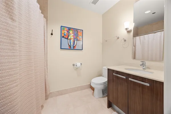 $9,500 | 10 East Delaware Place, Unit 27E, Chicago, IL 60611