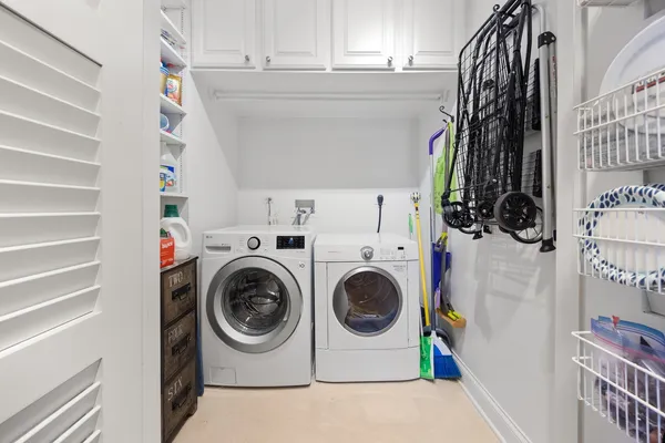 $9,500 | 10 East Delaware Place, Unit 27E, Chicago, IL 60611