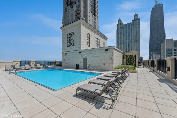 $9,500 | 10 East Delaware Place, Unit 27E, Chicago, IL 60611