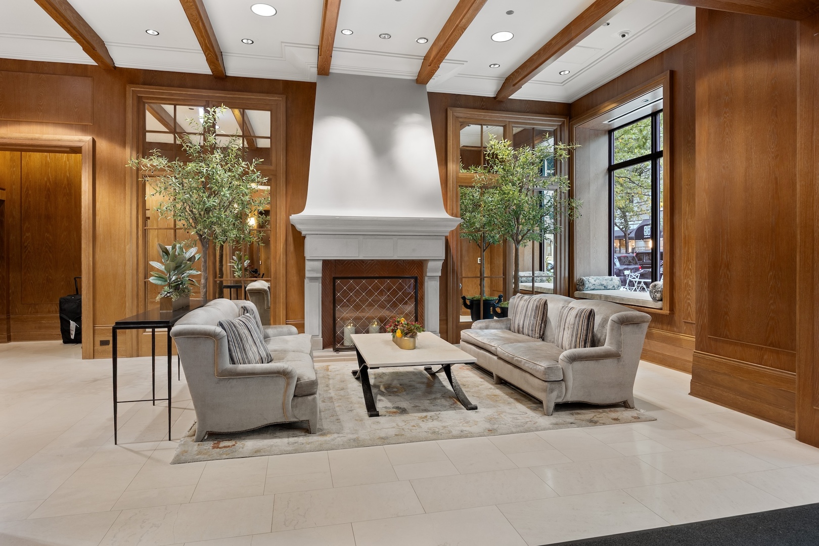 10 East Delaware Place, Unit 27E Chicago, IL 60611 - Photo 33 of 36