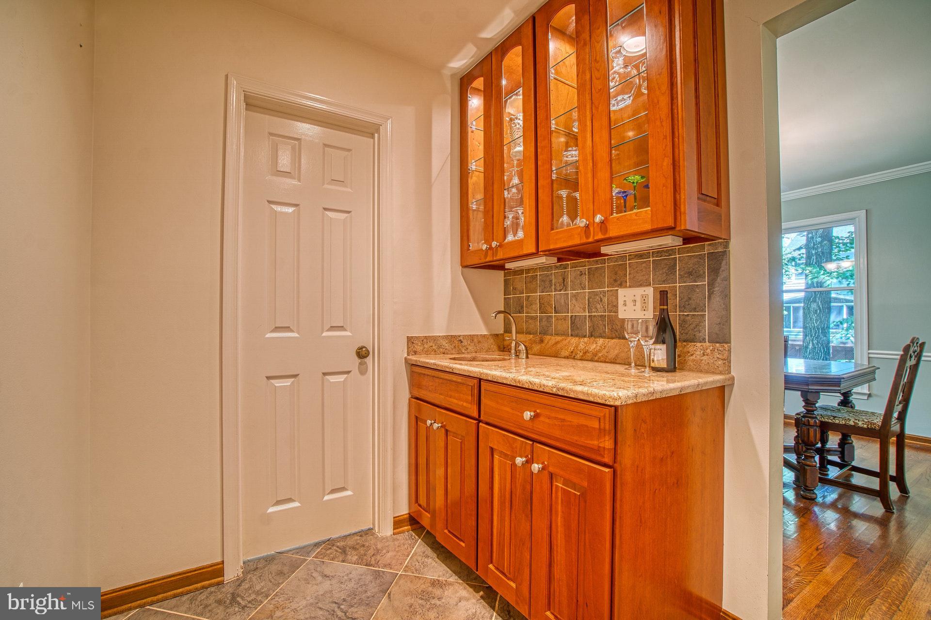 9312 Brian Run Lane Springfield, VA 22153 - Photo 16 of 42 Butler's Pantry or Wet Bar off of kitchen