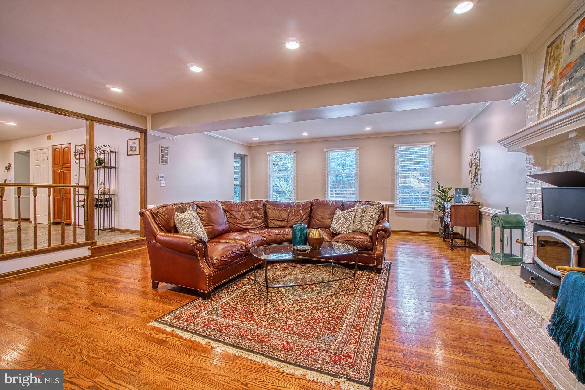 9312 Brian Run Lane Springfield, VA 22153 - Photo 8 of 42 Family room - great for large gatherings