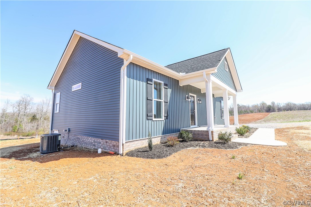 288 Moore Road Pamplin, VA 23958 - Photo 9 of 29 a front view of a house with a yard