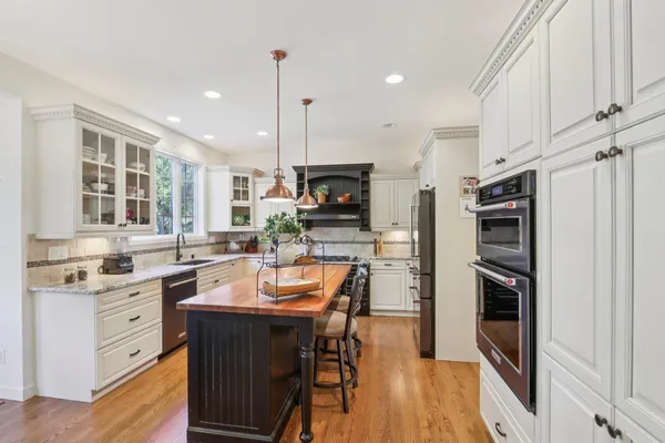 $750,000 | 602 Woodhaven Court, Cambridge, WI 53523