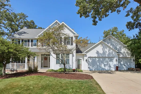 $750,000 | 602 Woodhaven Court, Cambridge, WI 53523