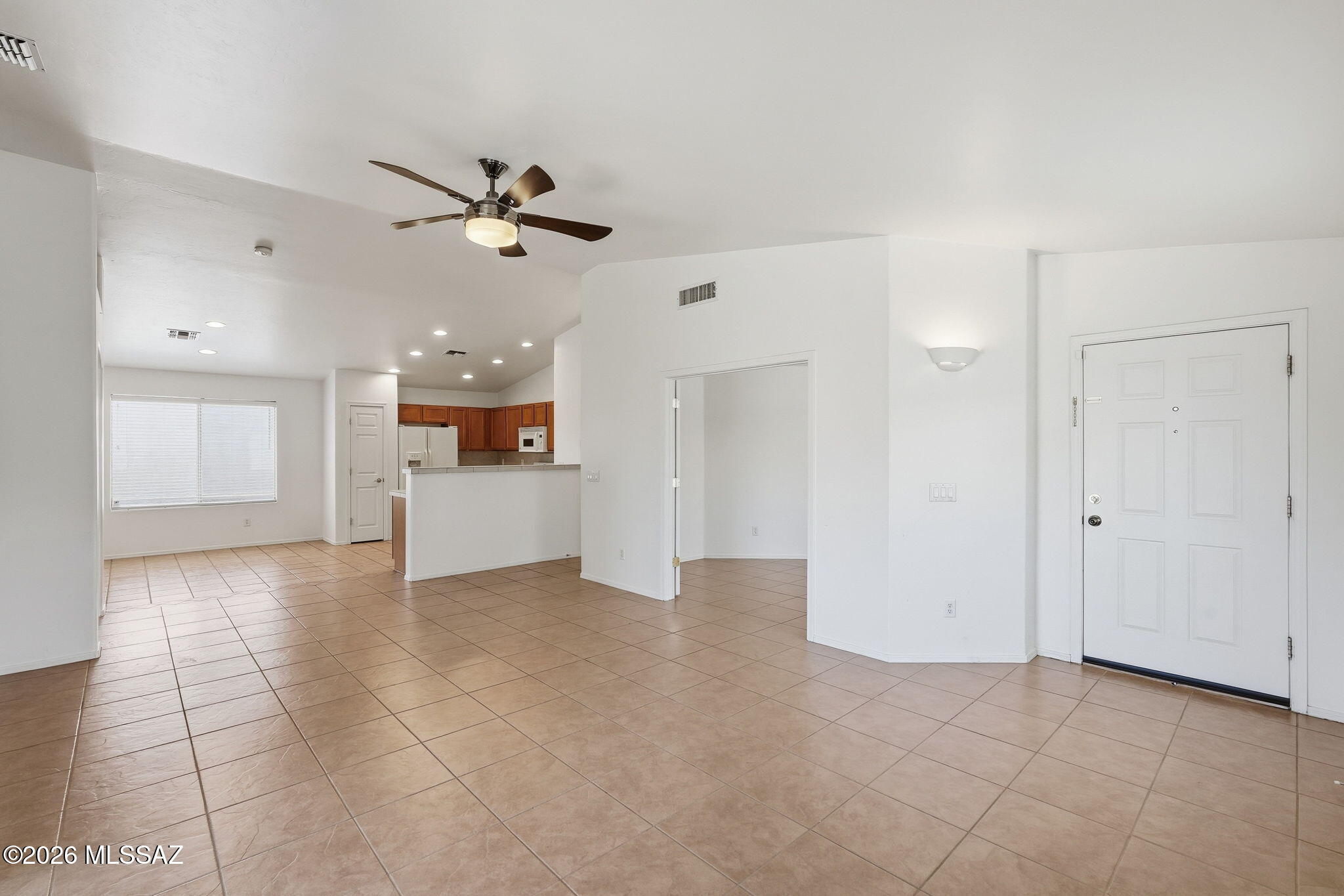 8435 East Bowline Road Tucson, AZ 85710 - Photo 4 of 42 Great Room