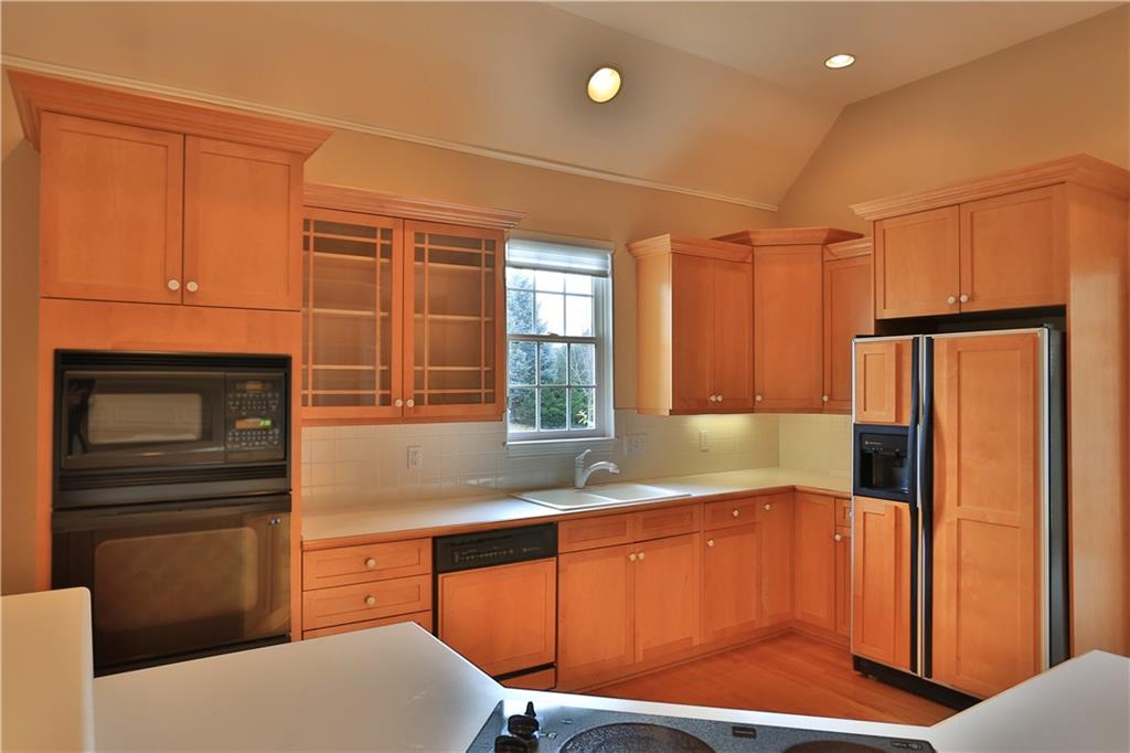 11079 Innisbrooke Lane Fishers, IN 46037 - Photo 4 of 16 Gallery Image 4