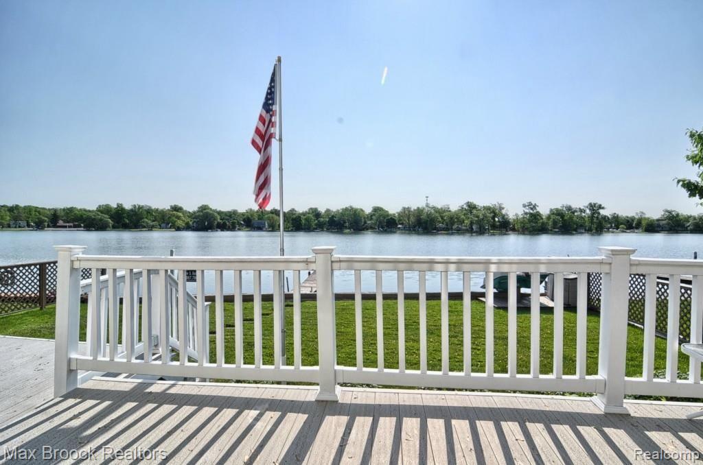 285 Reymont Road Waterford, MI 48327 - Photo 24 of 27