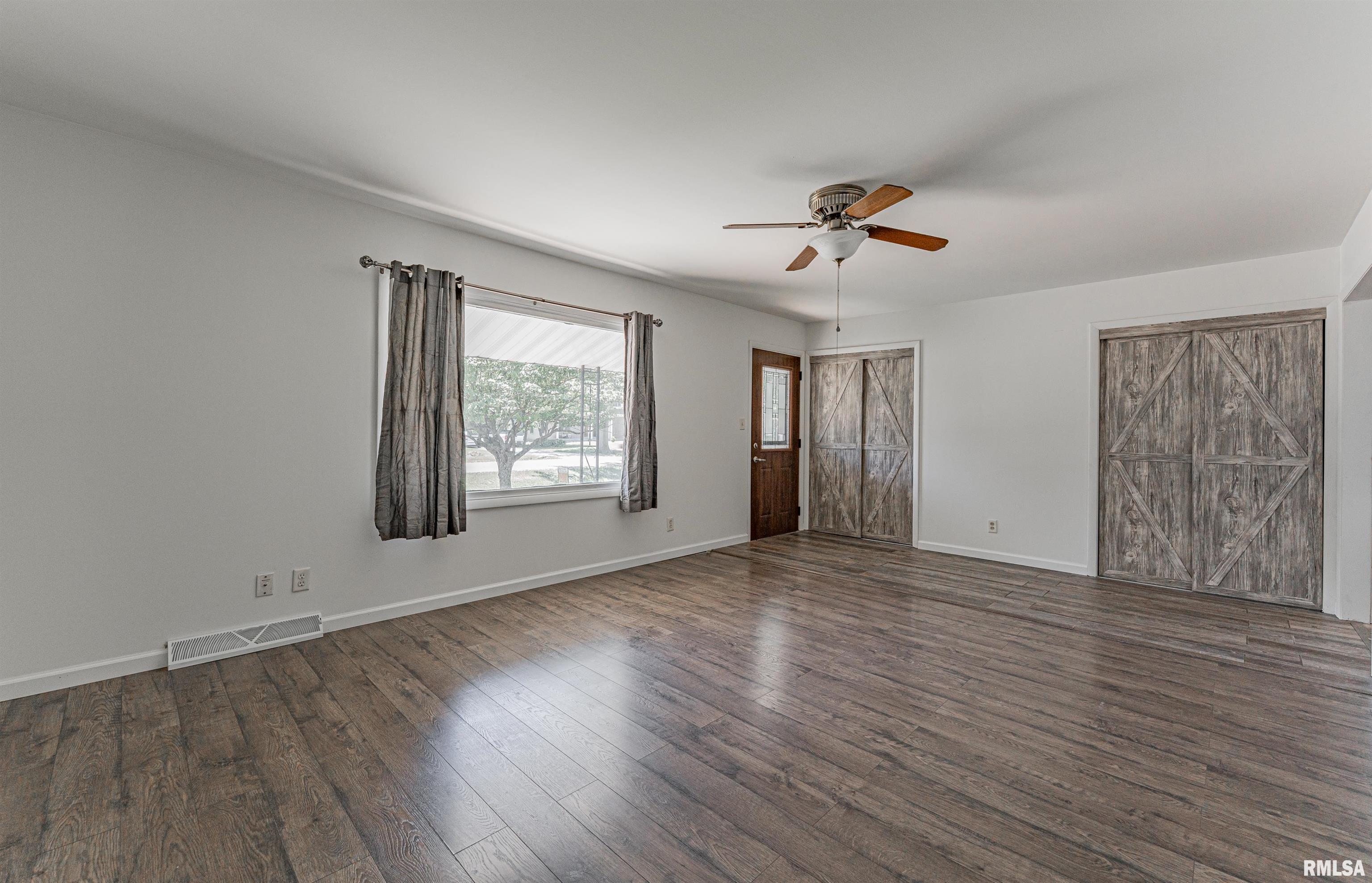 305 Kennedy Road Elkhart, IL 62634 - Photo 8 of 22