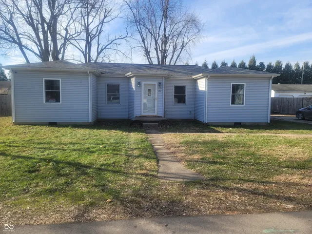 $215,000 | 716 Fairview Drive, Columbus, IN 47201