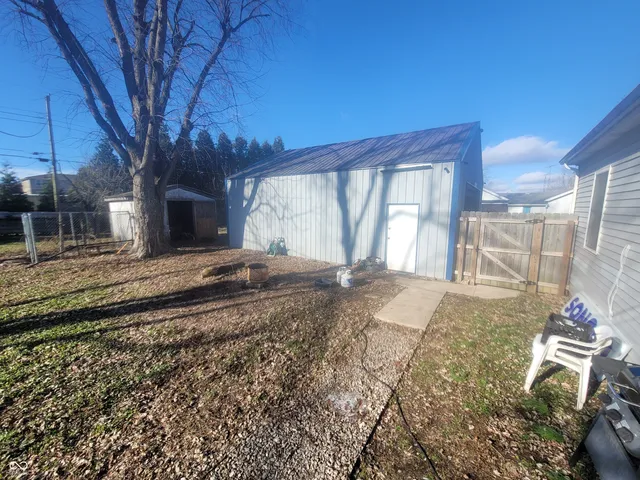 $215,000 | 716 Fairview Drive, Columbus, IN 47201