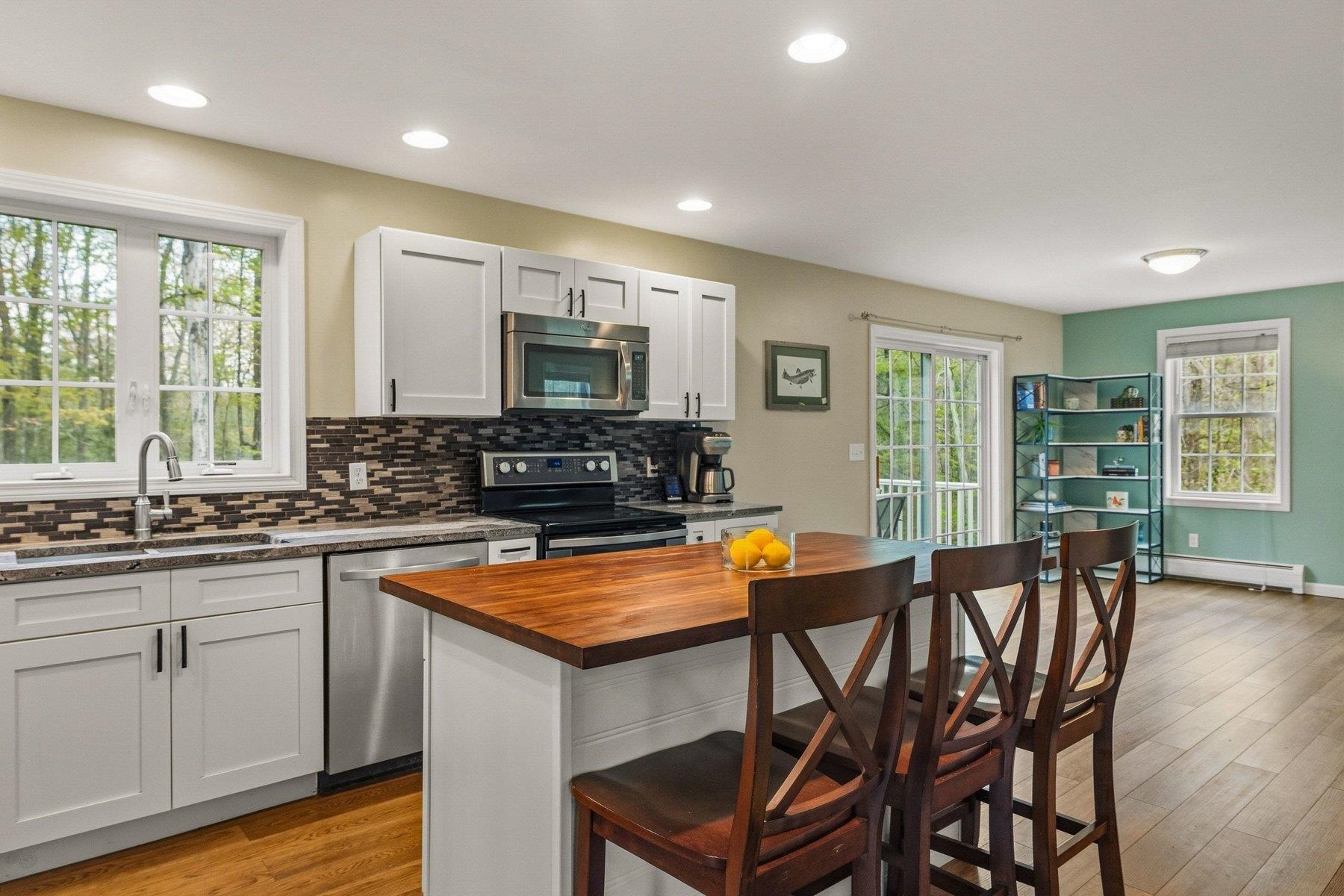 109 Langford Road Raymond, NH 03077 - Photo 9 of 49 Gallery Image 9