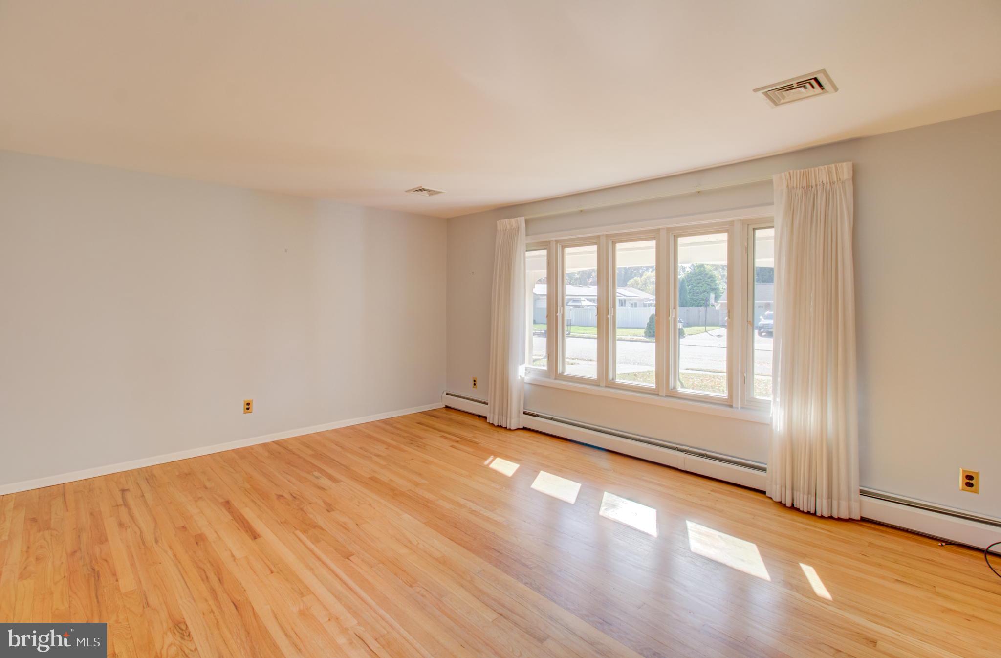 26 Yorkshire Road Hamilton, NJ 08610 - Photo 13 of 22