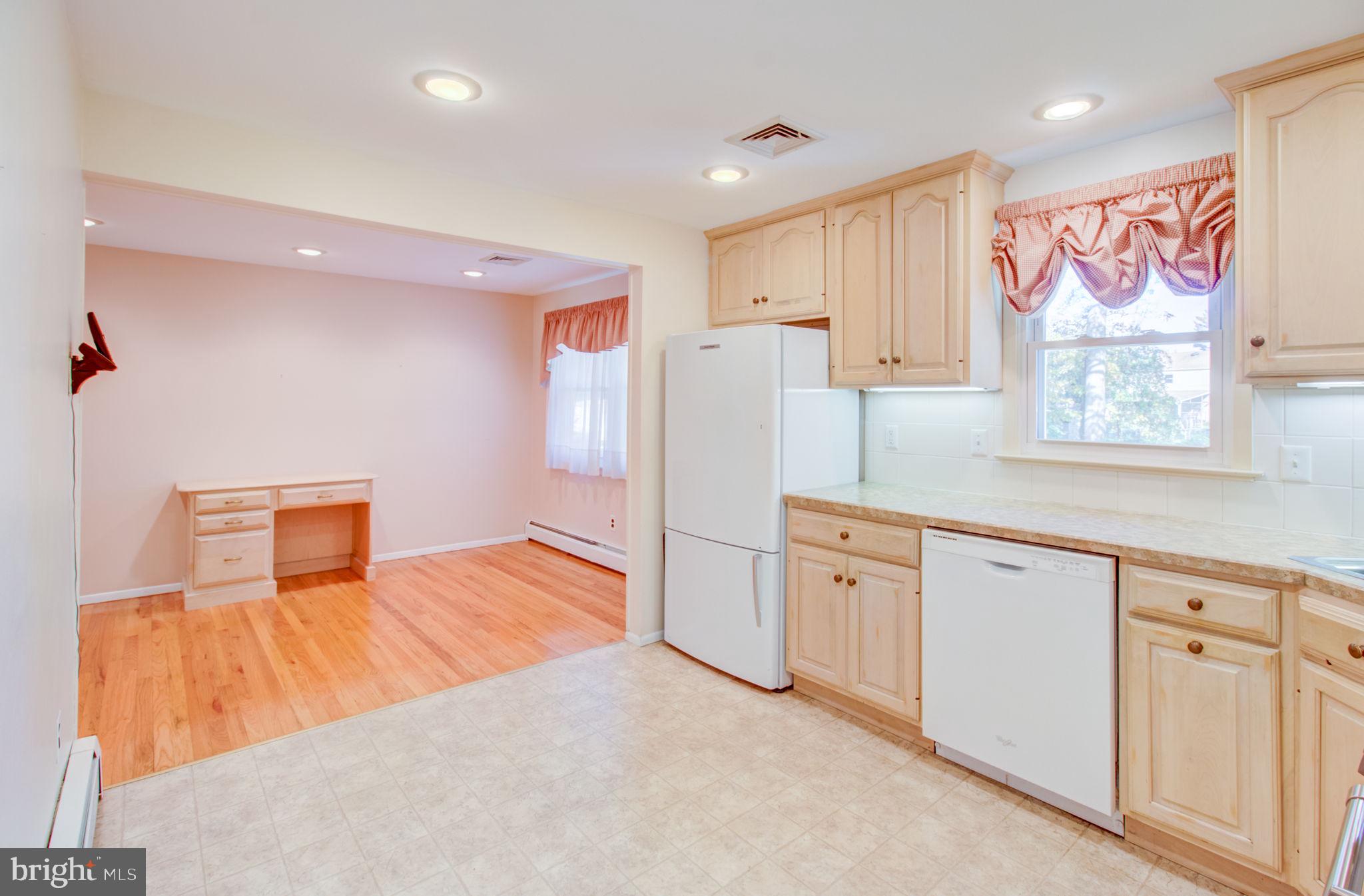 26 Yorkshire Road Hamilton, NJ 08610 - Photo 5 of 22