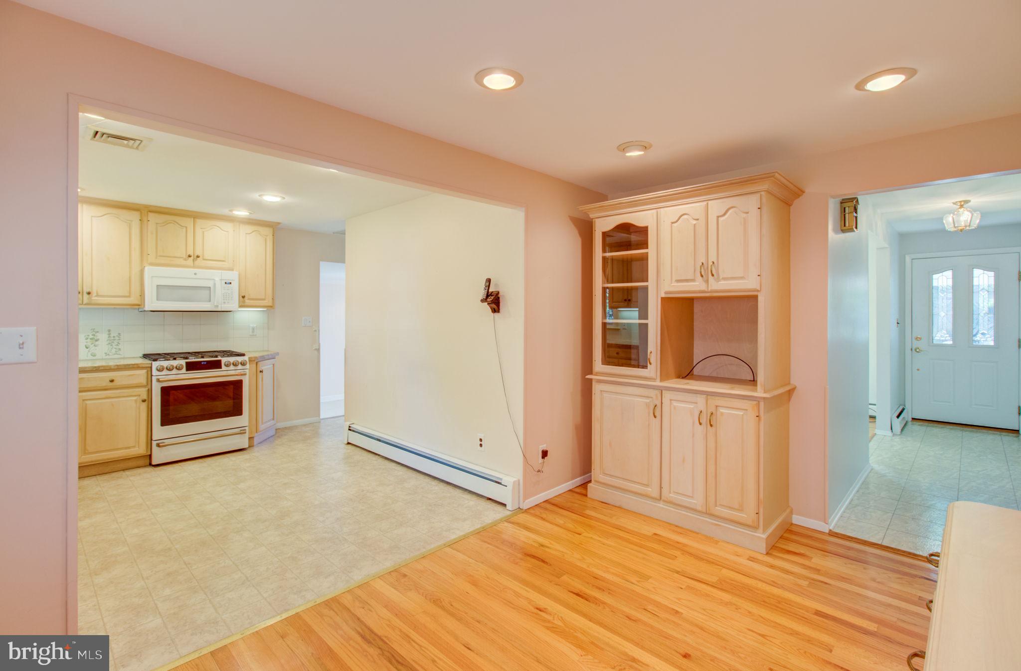 26 Yorkshire Road Hamilton, NJ 08610 - Photo 6 of 22