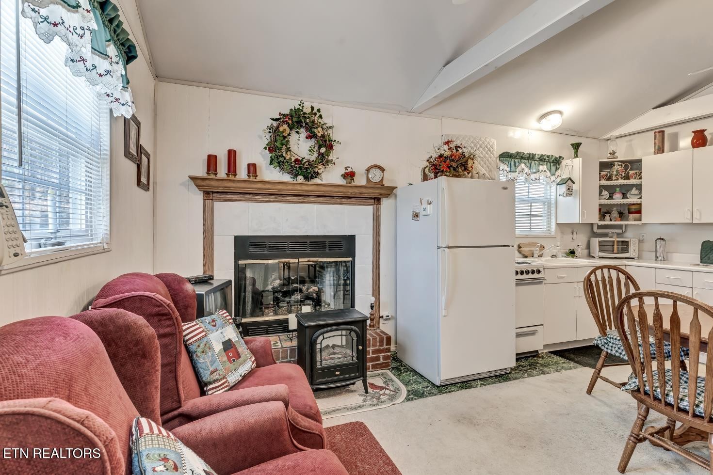 3740 Eagle Ridge Road Maryville, TN 37803 - Photo 4 of 26 Gallery Image 4