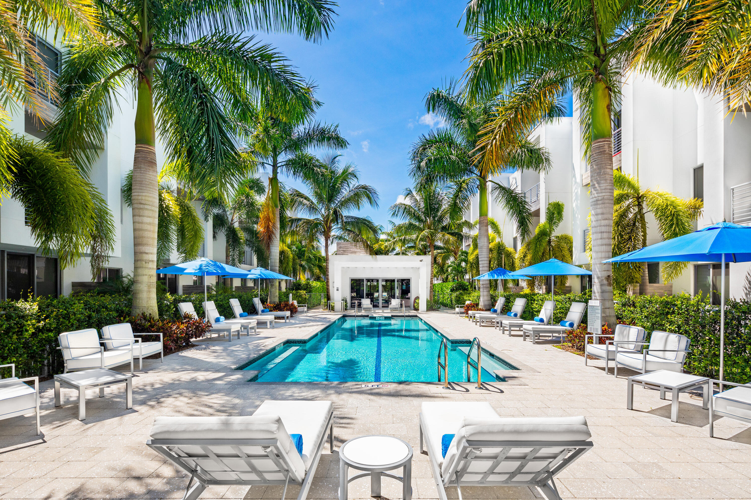 4070 Northwest 17th Avenue Boca Raton, FL 33431 - Photo 42 of 50 Moderne Pool