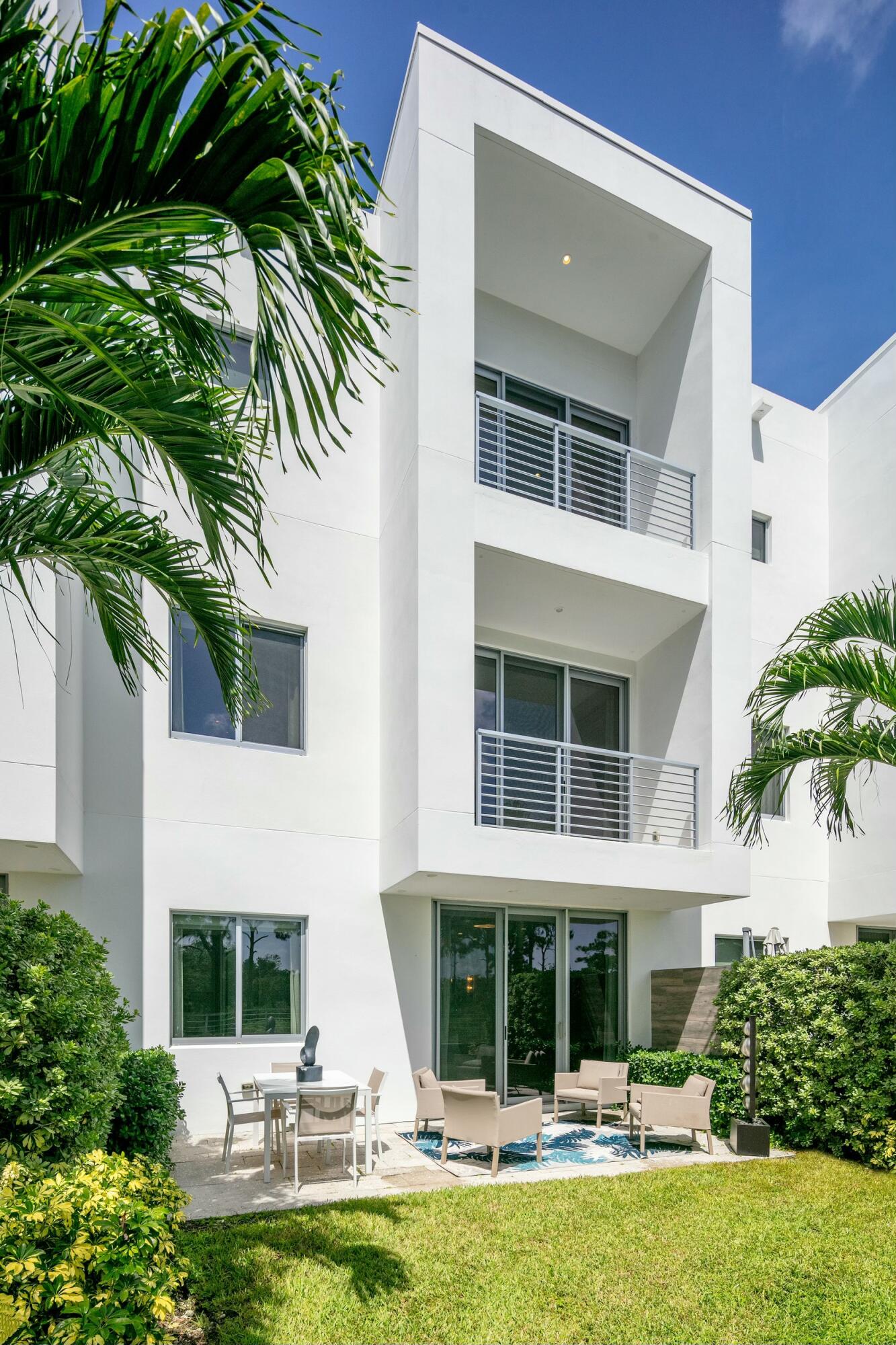 4070 Northwest 17th Avenue Boca Raton, FL 33431 - Photo 48 of 50 Rear
