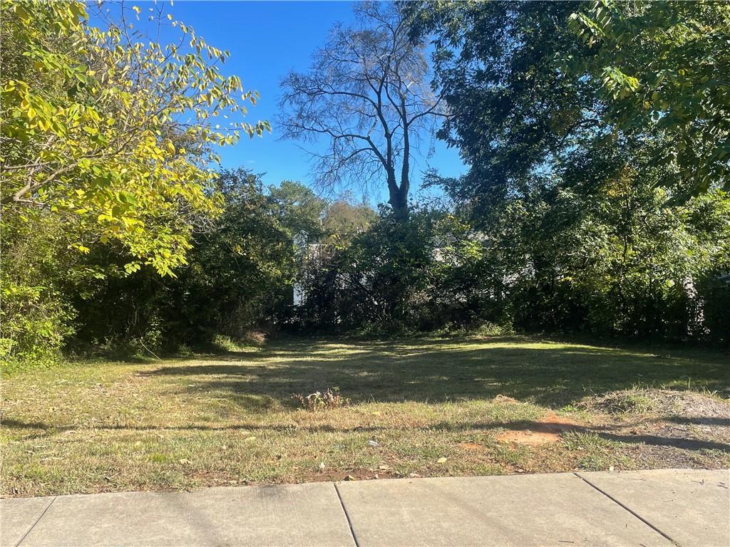948 Coleman Street Southwest Atlanta, GA 30310 - Photo 4 of 4 a view of a swimming pool and a yard