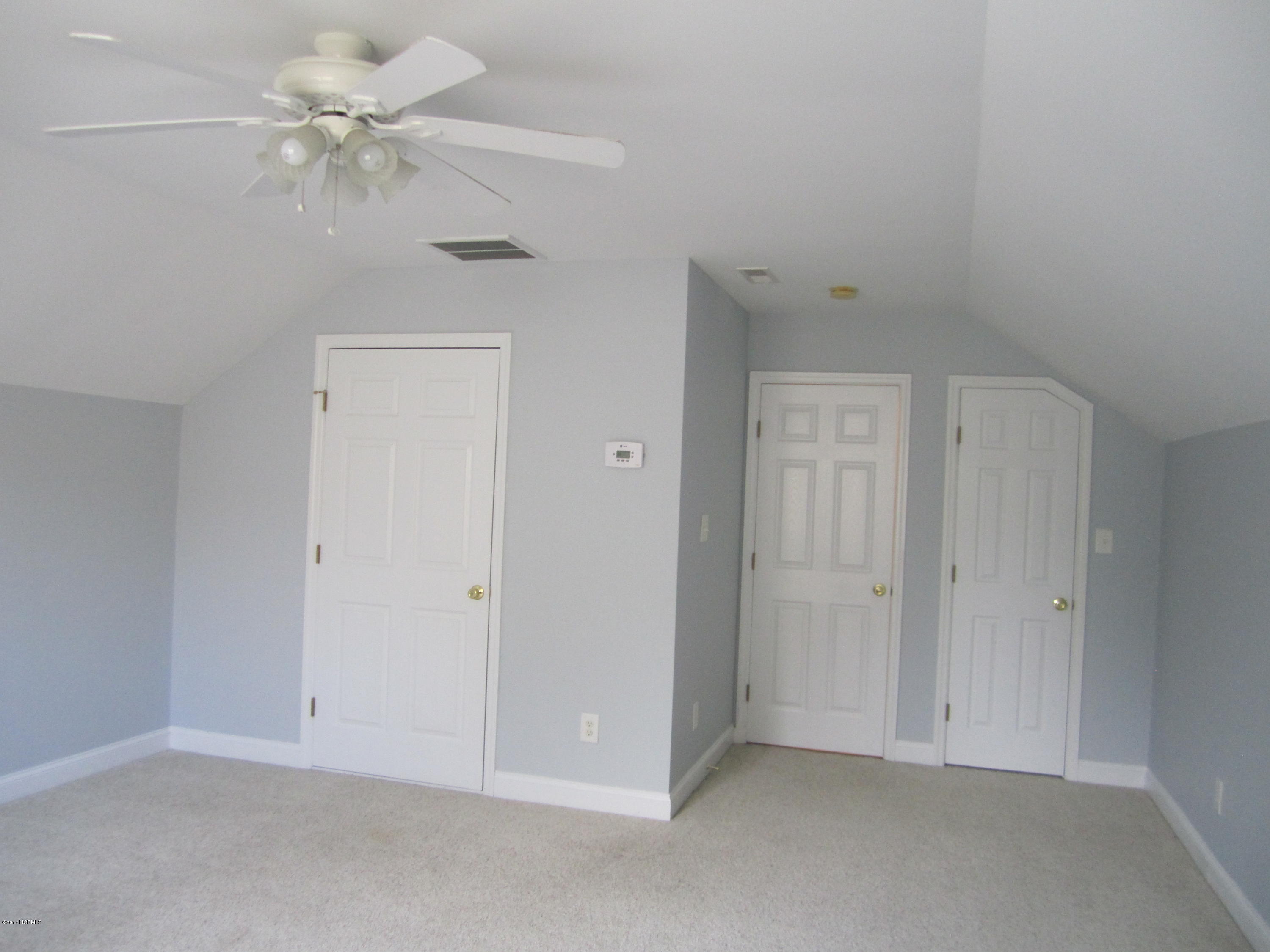 428 Conner Grant Road New Bern, NC 28562 - Photo 16 of 30 Office with Full Bathroom