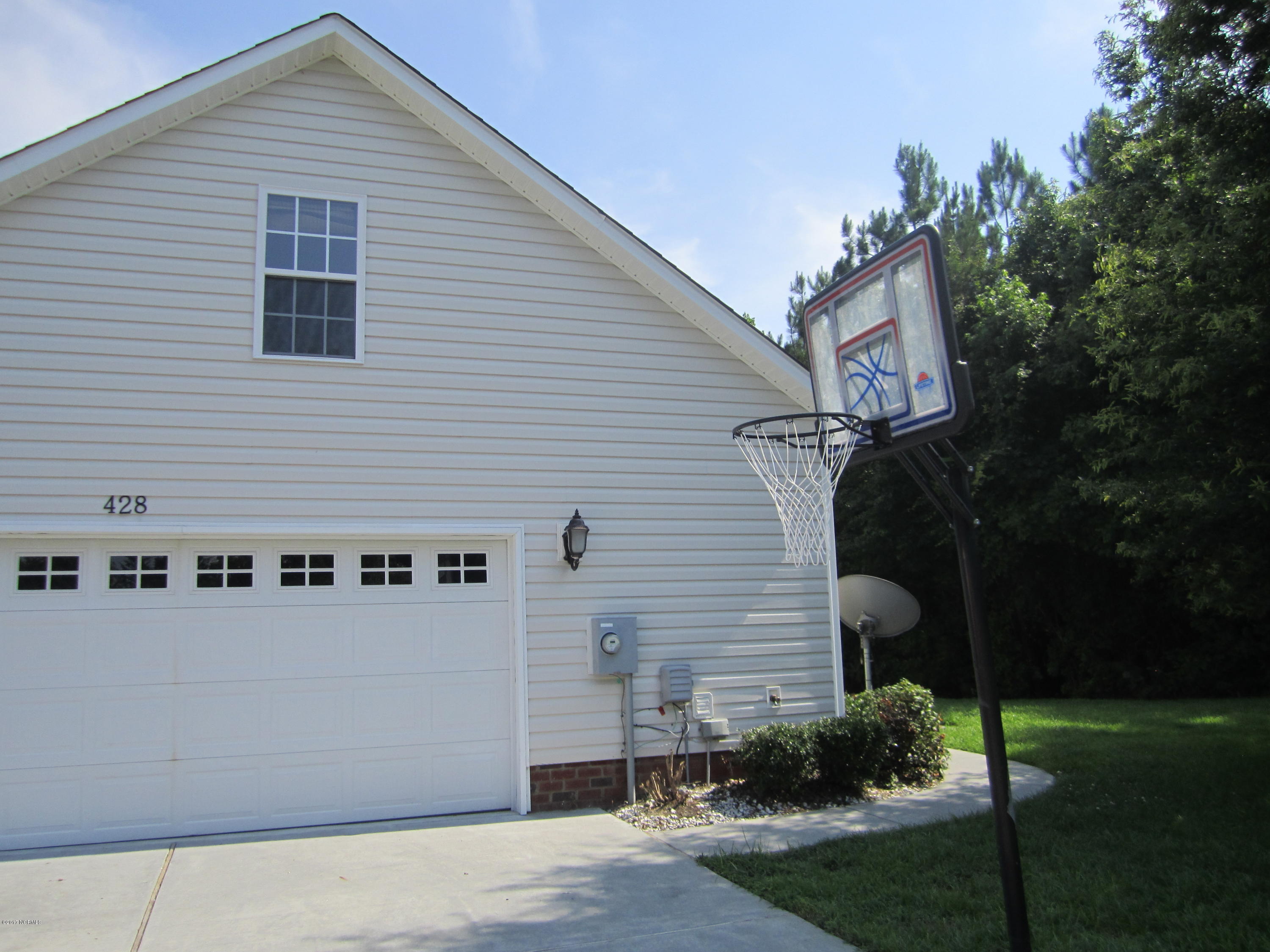 428 Conner Grant Road New Bern, NC 28562 - Photo 29 of 30 Oversized Garage Close Up