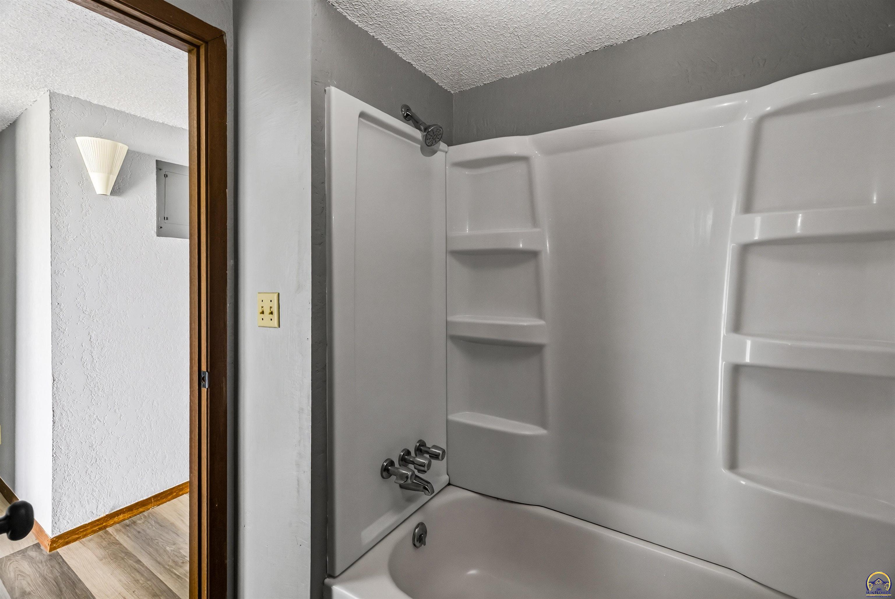 2819 Southwest Prairie Road, Unit 50 Topeka, KS 66614 - Photo 14 of 20 Gallery Image 14