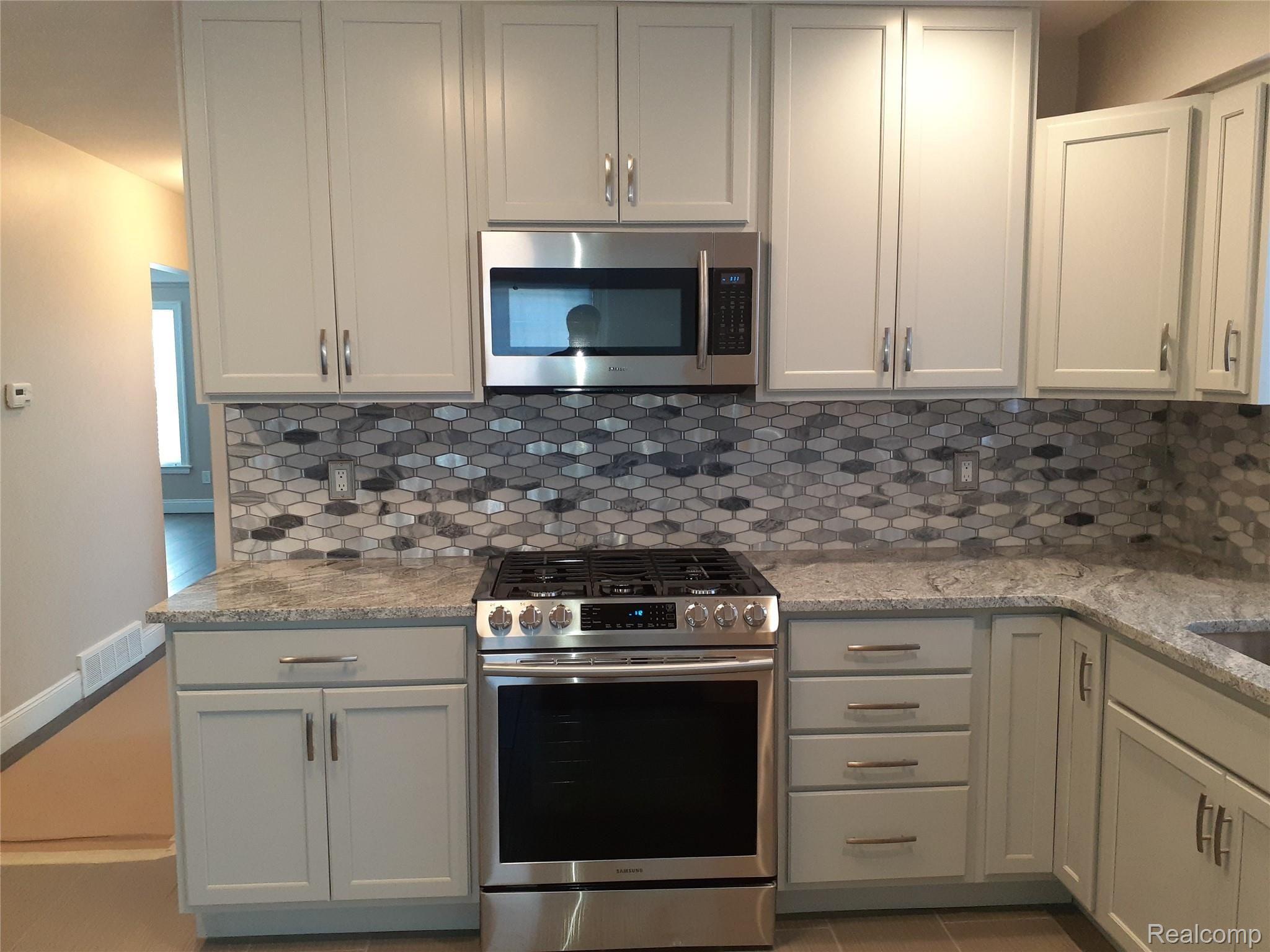 20115 Canterbury Road Detroit, MI 48221 - Photo 28 of 38 20200221_131202.jpg