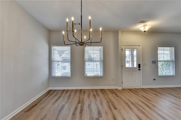 $599,900 | 5525 Summer Creek Court, Sugar Hill, GA 30518