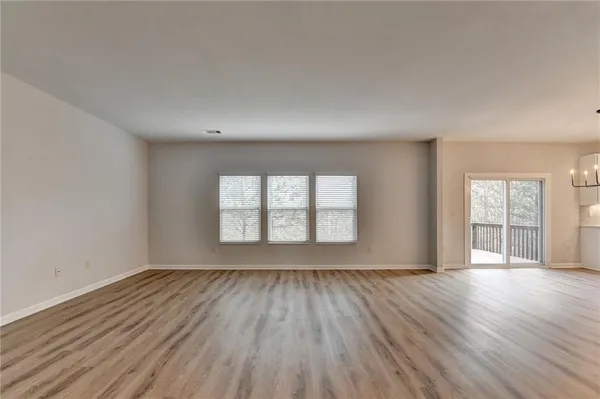 $599,900 | 5525 Summer Creek Court, Sugar Hill, GA 30518