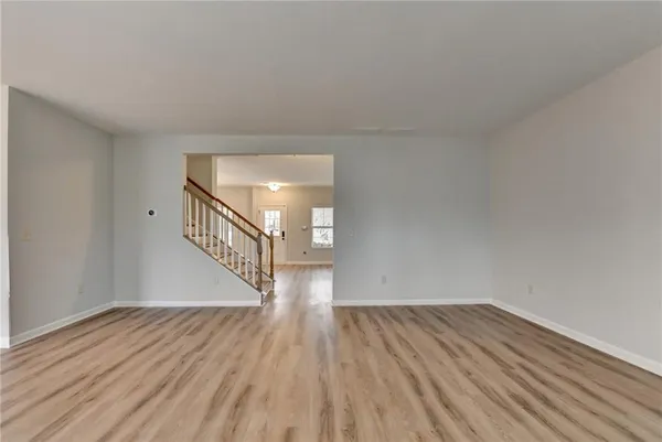 $599,900 | 5525 Summer Creek Court, Sugar Hill, GA 30518