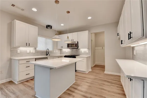 $599,900 | 5525 Summer Creek Court, Sugar Hill, GA 30518