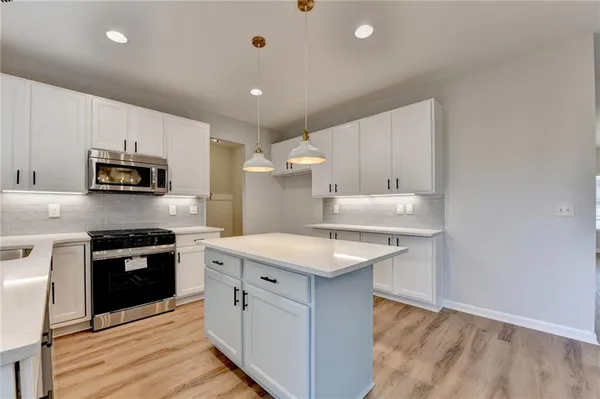 $599,900 | 5525 Summer Creek Court, Sugar Hill, GA 30518