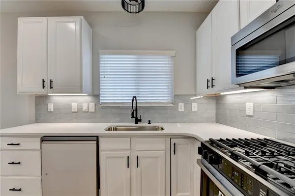 $599,900 | 5525 Summer Creek Court, Sugar Hill, GA 30518